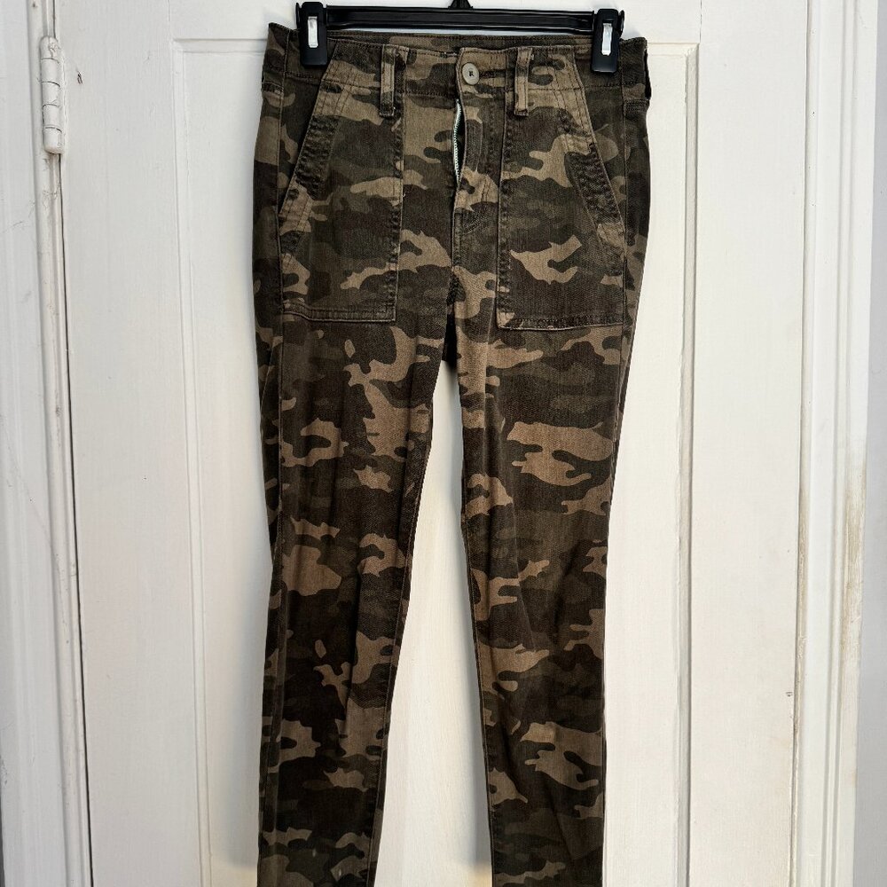AE Camo Next Level Strecth Pants
